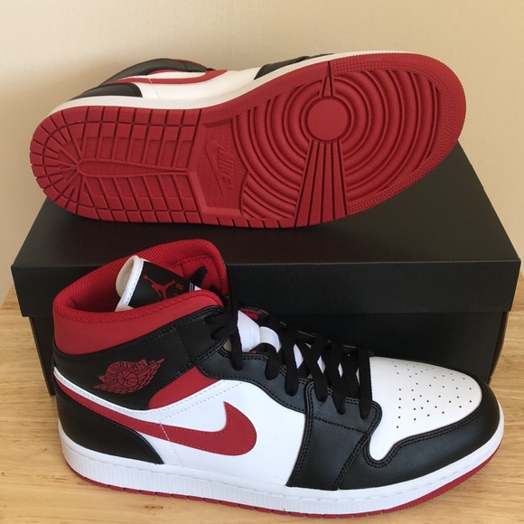 NIKE AIR JORDAN 1 MID SNEAKERS - Picture 7 of 10